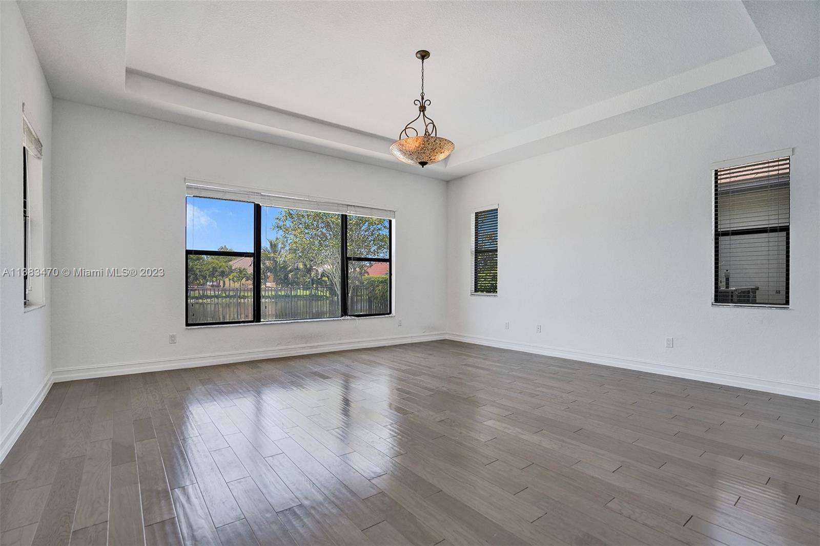 PEMBROKE LAKES SOUTH - Residential