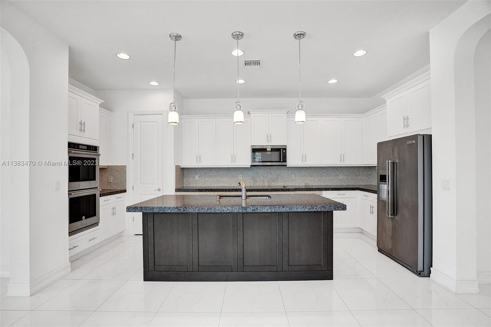 PEMBROKE LAKES SOUTH - Residential