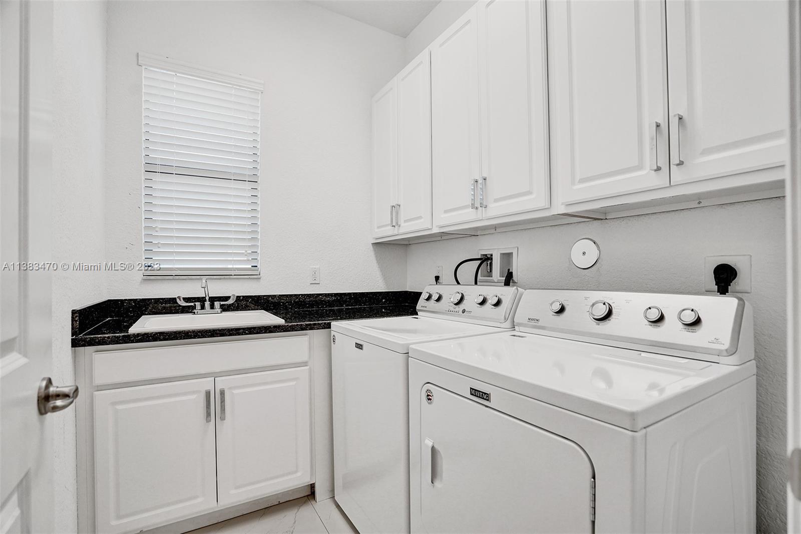 PEMBROKE LAKES SOUTH - Residential