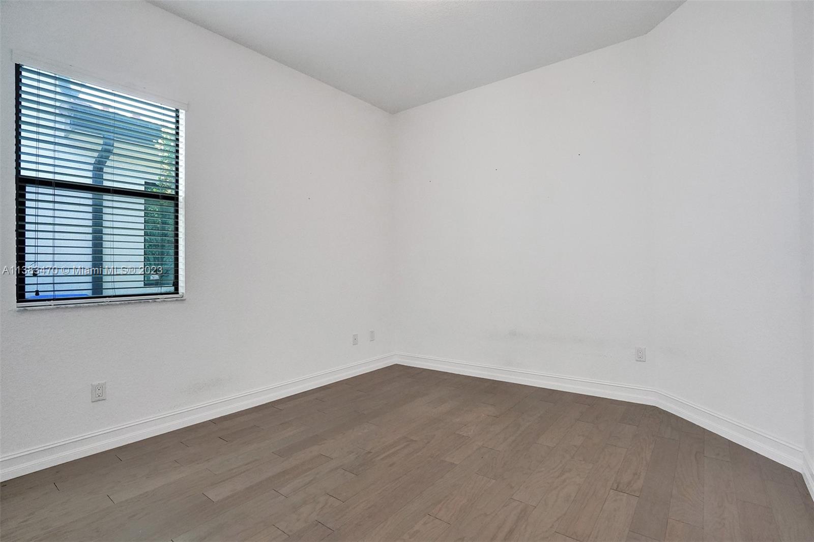 PEMBROKE LAKES SOUTH - Residential