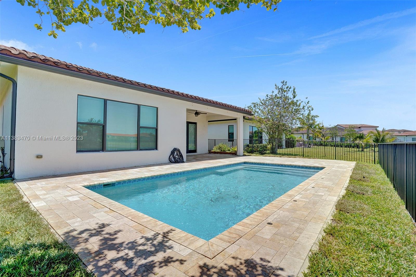 PEMBROKE LAKES SOUTH - Residential