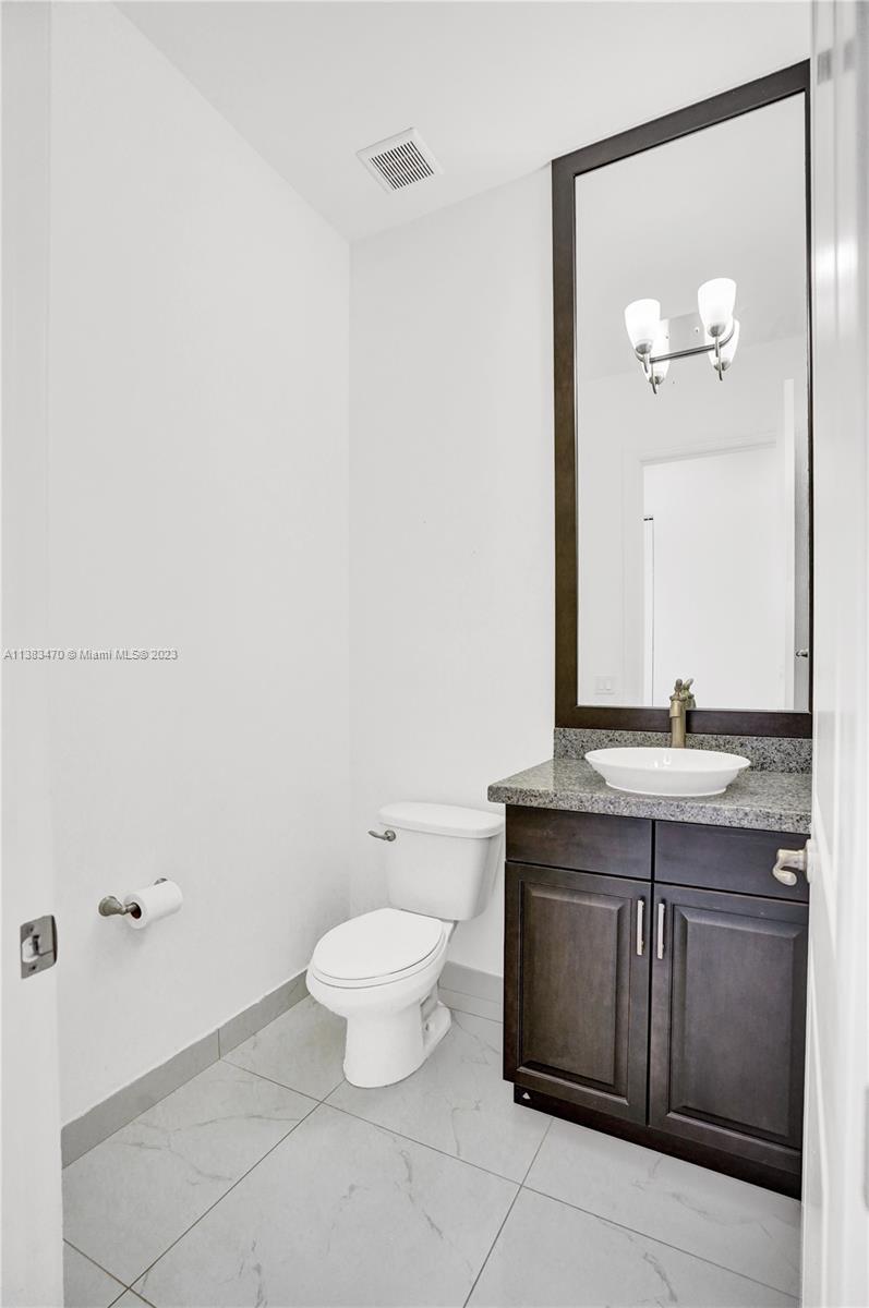 PEMBROKE LAKES SOUTH - Residential