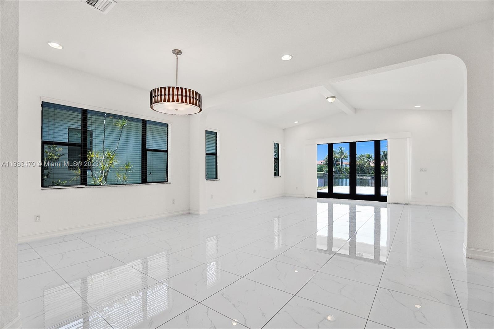PEMBROKE LAKES SOUTH - Residential