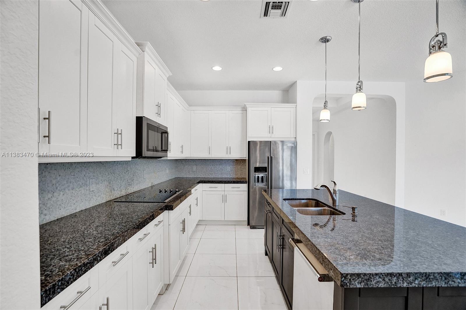 PEMBROKE LAKES SOUTH - Residential