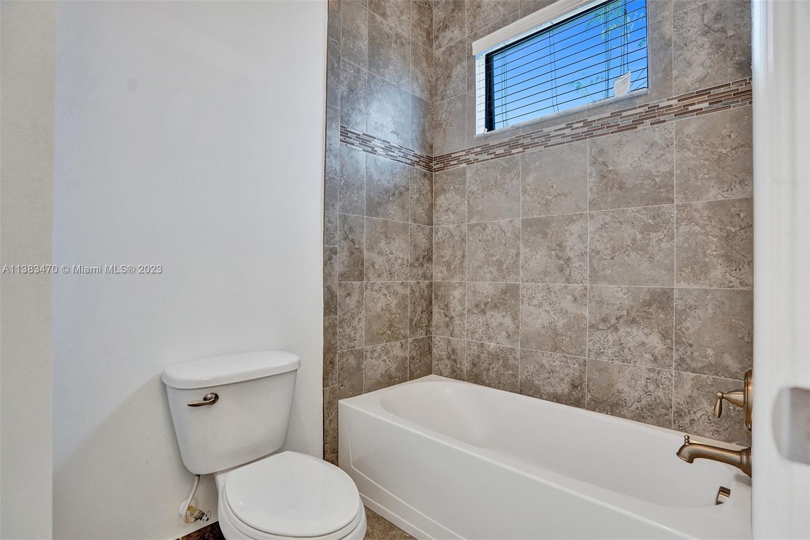 PEMBROKE LAKES SOUTH - Residential