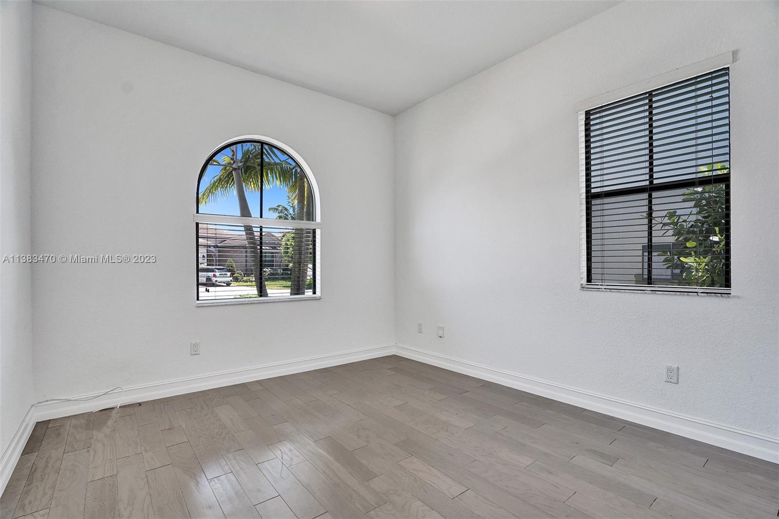 PEMBROKE LAKES SOUTH - Residential