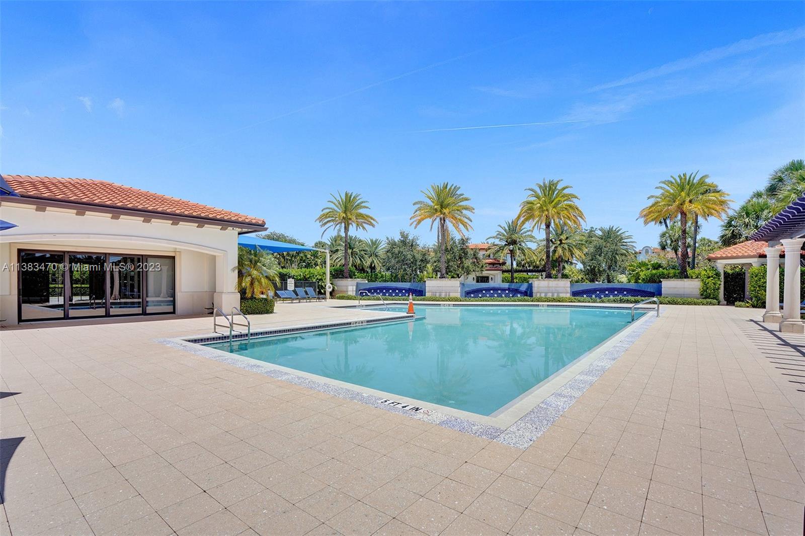 PEMBROKE LAKES SOUTH - Residential