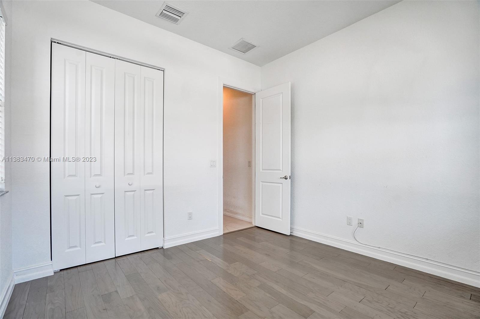 PEMBROKE LAKES SOUTH - Residential