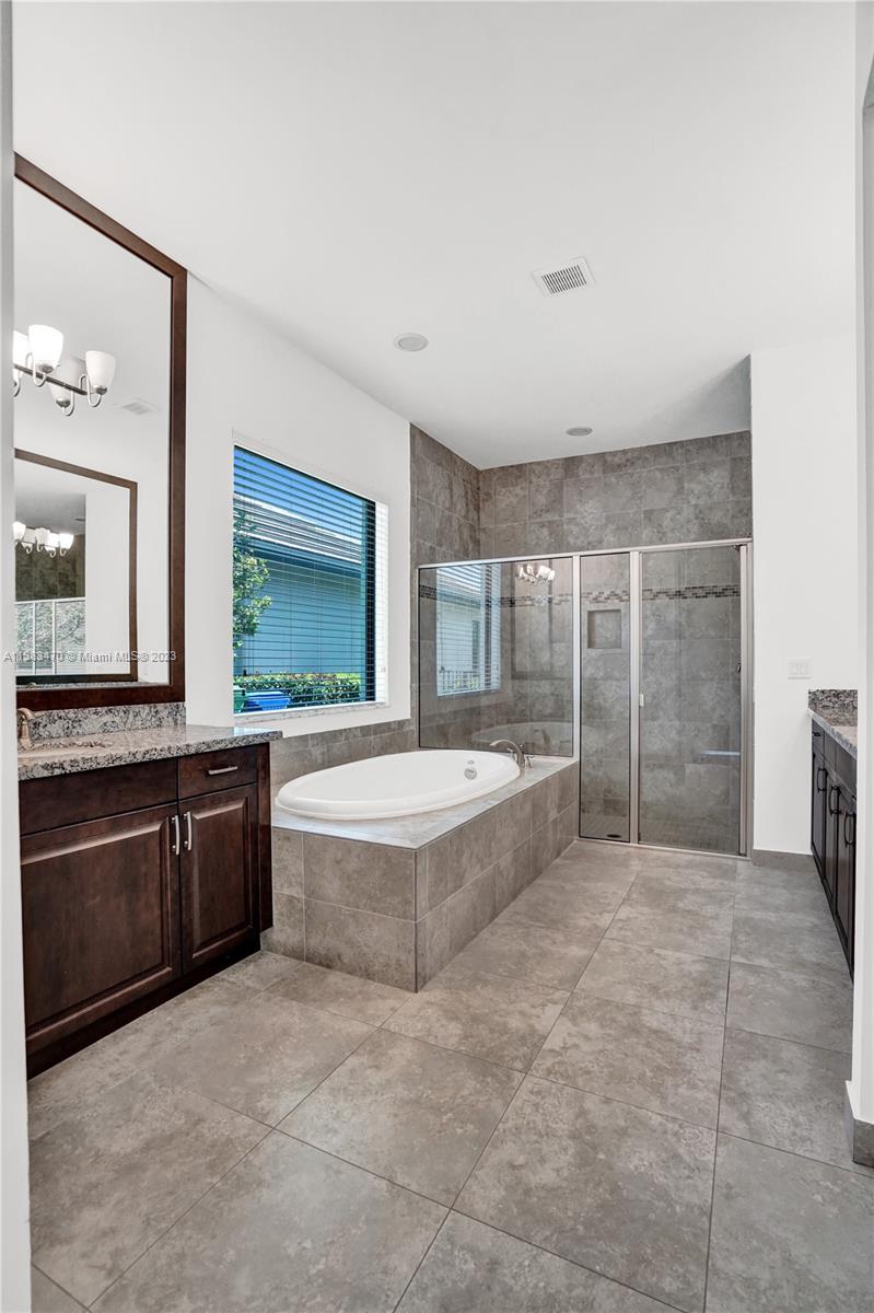 PEMBROKE LAKES SOUTH - Residential