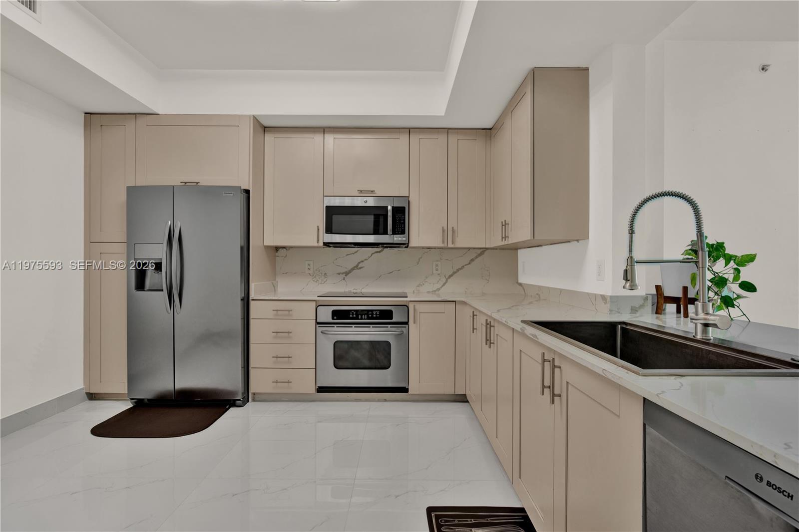 AVENTURA MARINA CONDO NUM - Residential