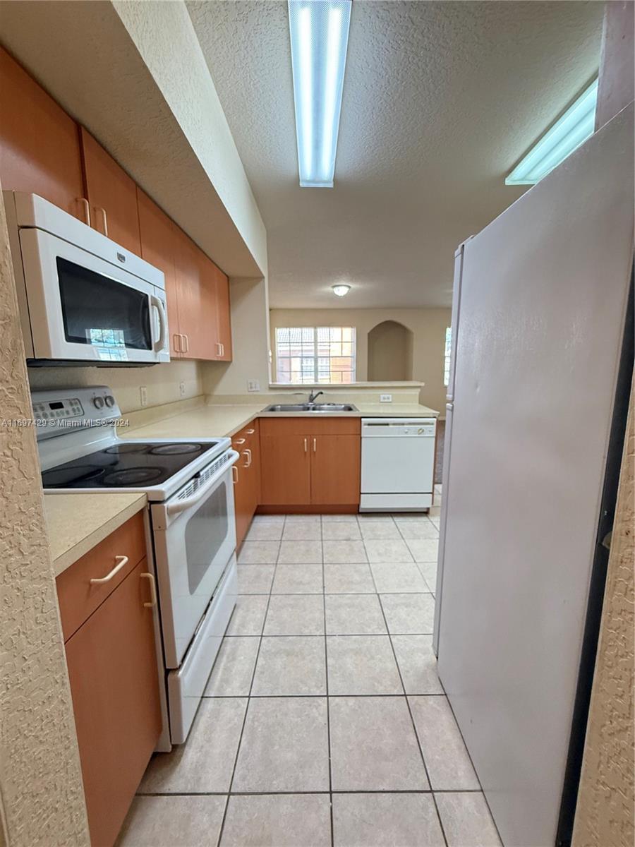 BELMONT AT NORTH LAUDERDA - Residential Lease