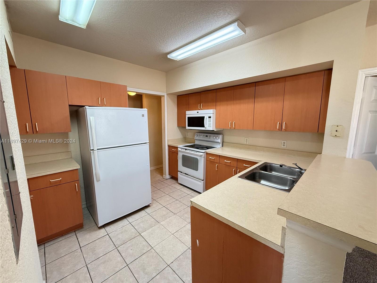 BELMONT AT NORTH LAUDERDA - Residential Lease