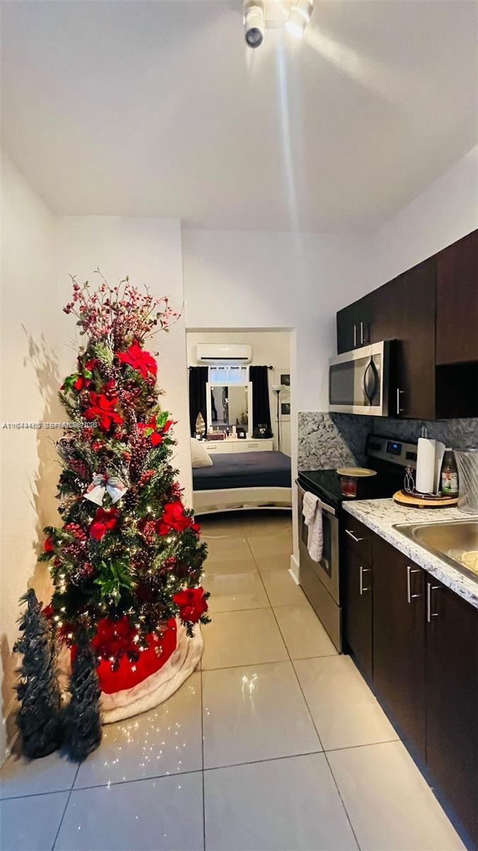 BRICKELL RIVERVIEW - Residential Income