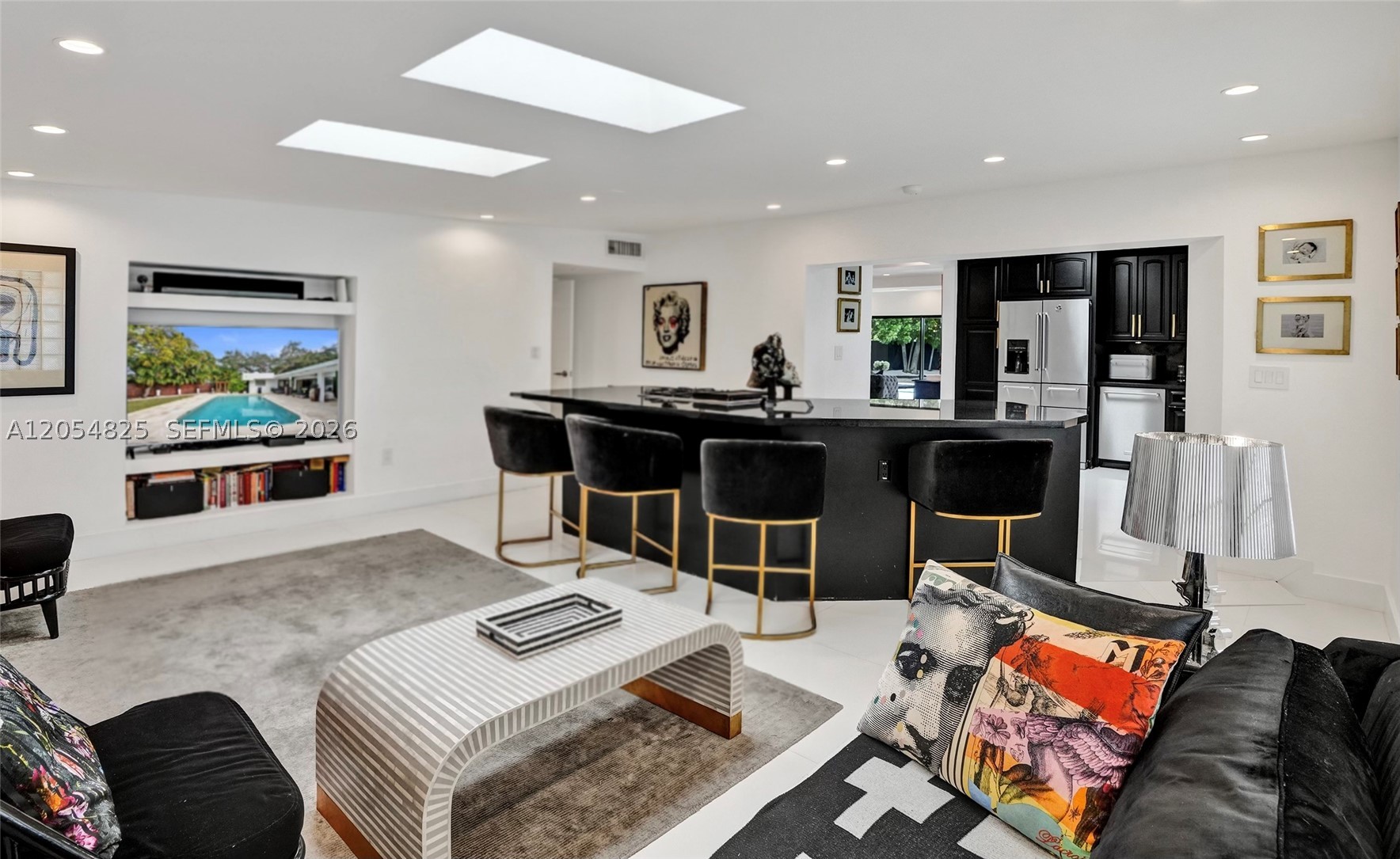 SKY LAKE - Residential
