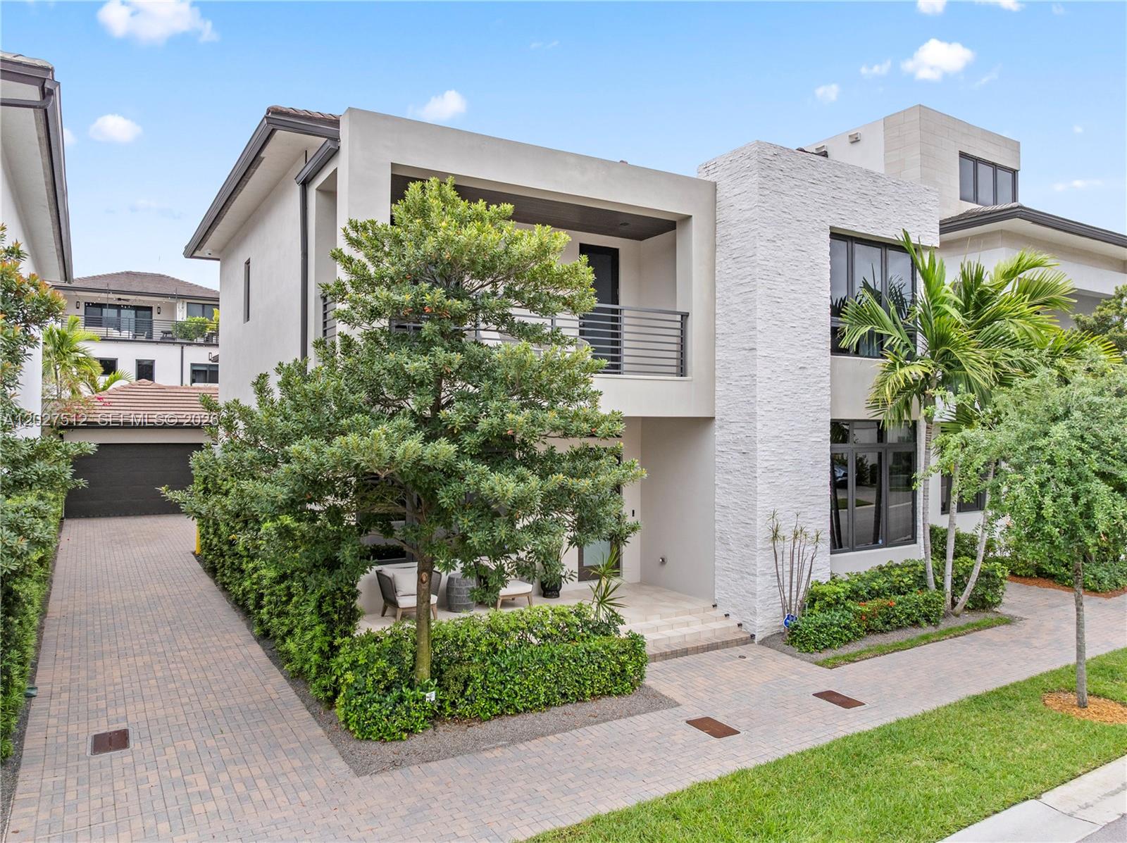 DOWNTOWN DORAL SOUTH PHAS - Residential