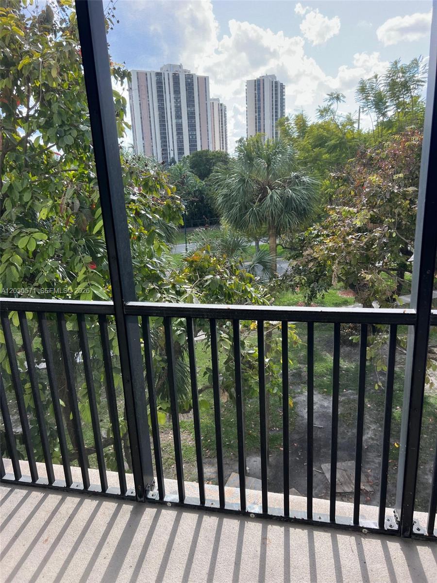 BRAVURA I CONDO - Residential