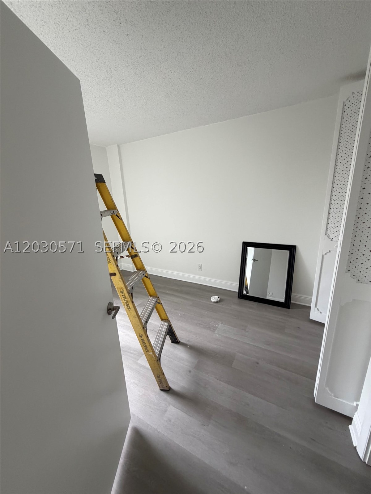 BRAVURA I CONDO - Residential