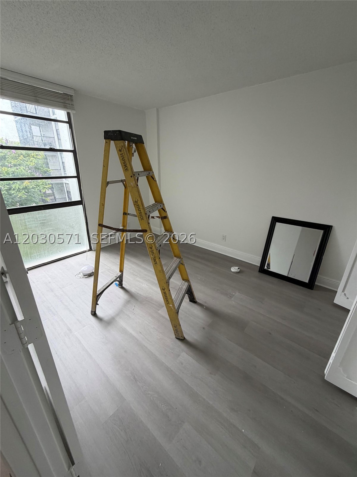 BRAVURA I CONDO - Residential
