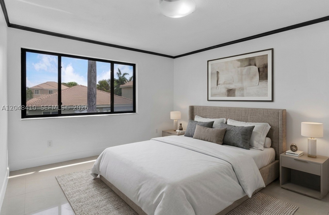 COUNTRY CLUB VILLAS TH CO - Residential