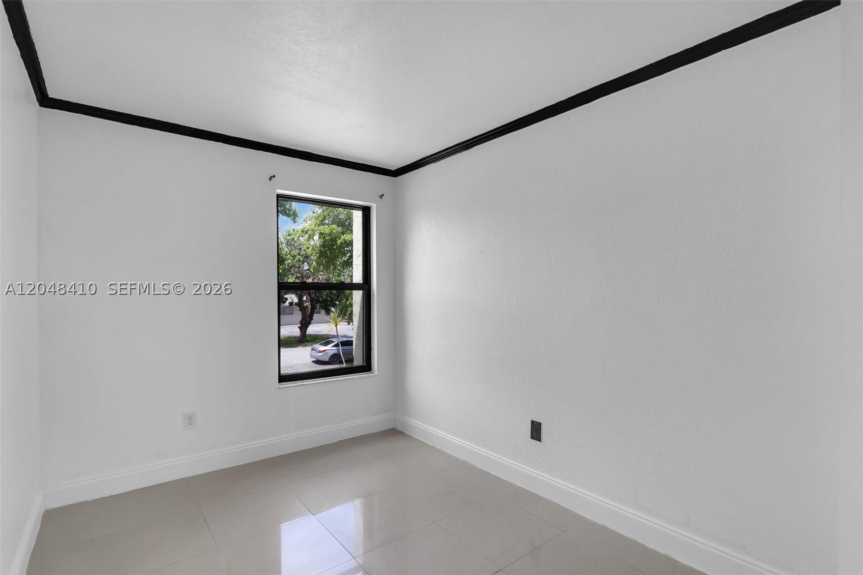 COUNTRY CLUB VILLAS TH CO - Residential
