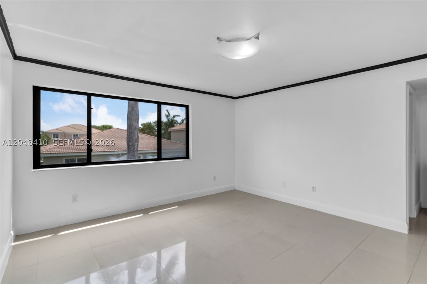 COUNTRY CLUB VILLAS TH CO - Residential