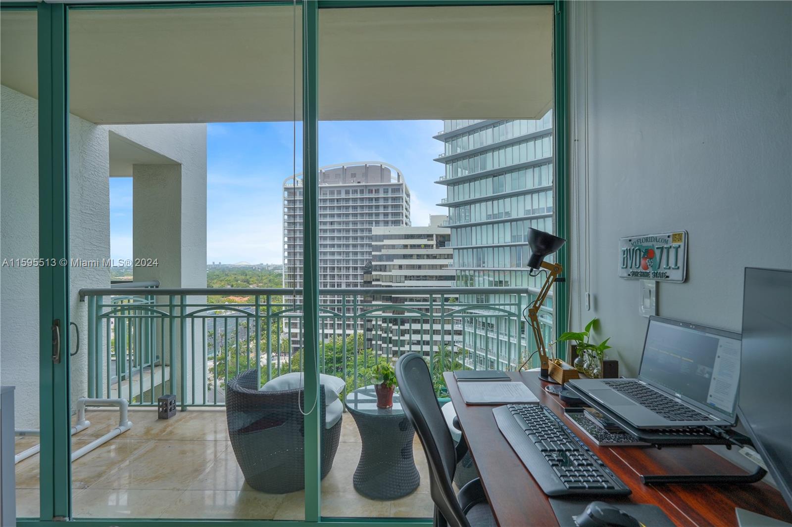 THE EXECUTIVE RESIDENCES - Residential