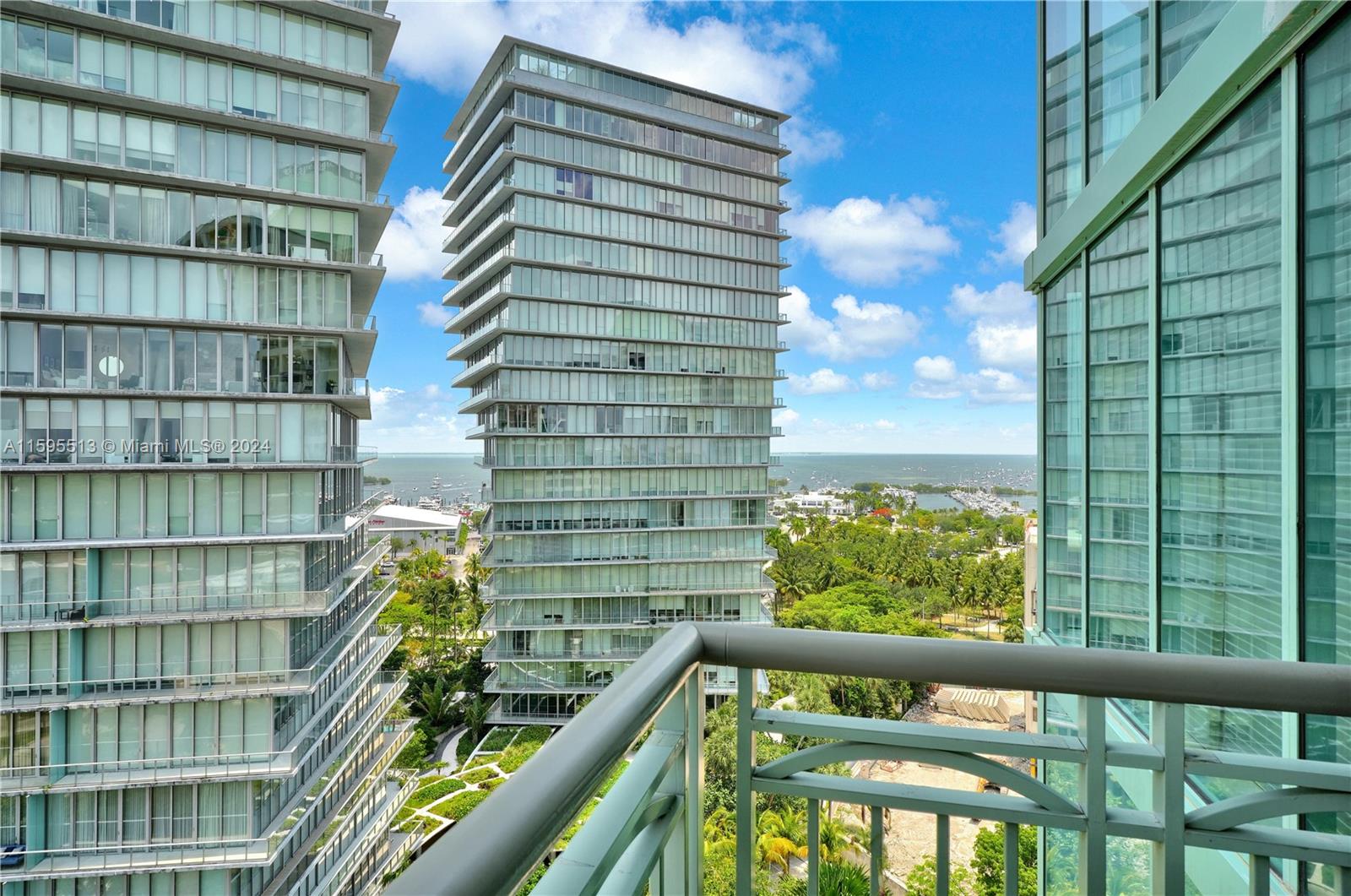 THE EXECUTIVE RESIDENCES - Residential