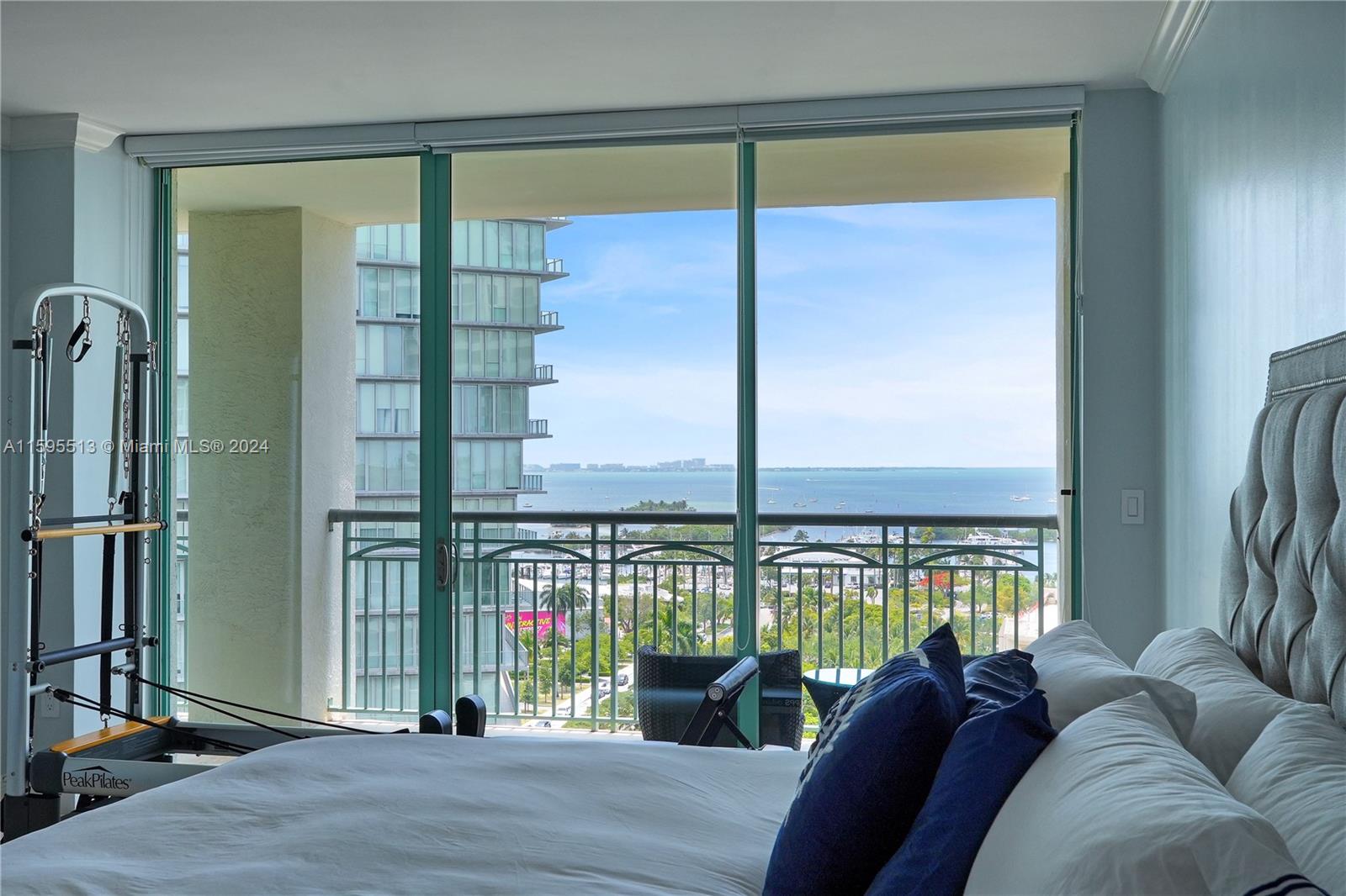 THE EXECUTIVE RESIDENCES - Residential