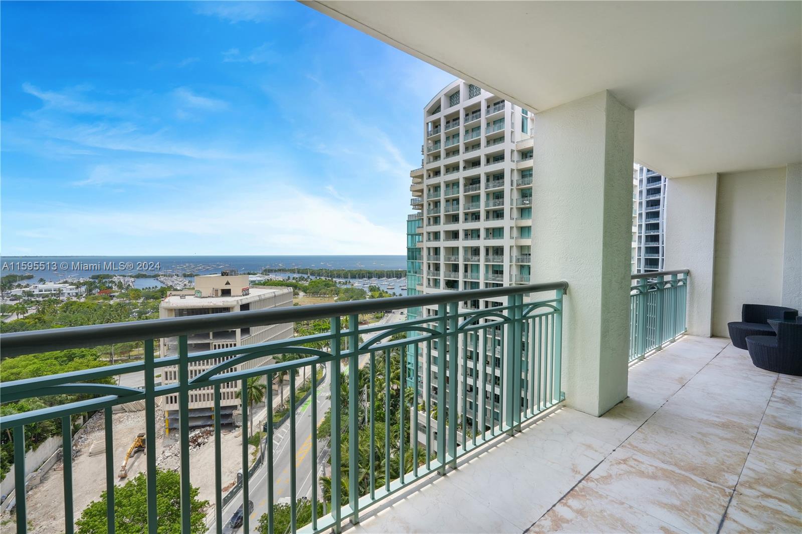 THE EXECUTIVE RESIDENCES - Residential