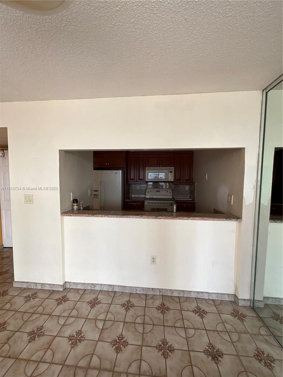 CHARTER CLUB CONDO - Residential