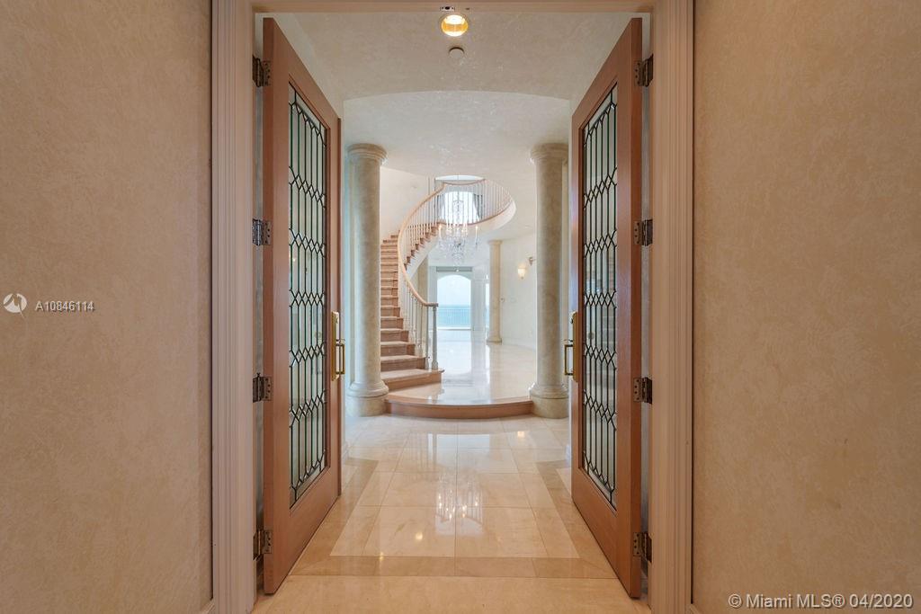 VILLA OCTAGON CONDO - Residential