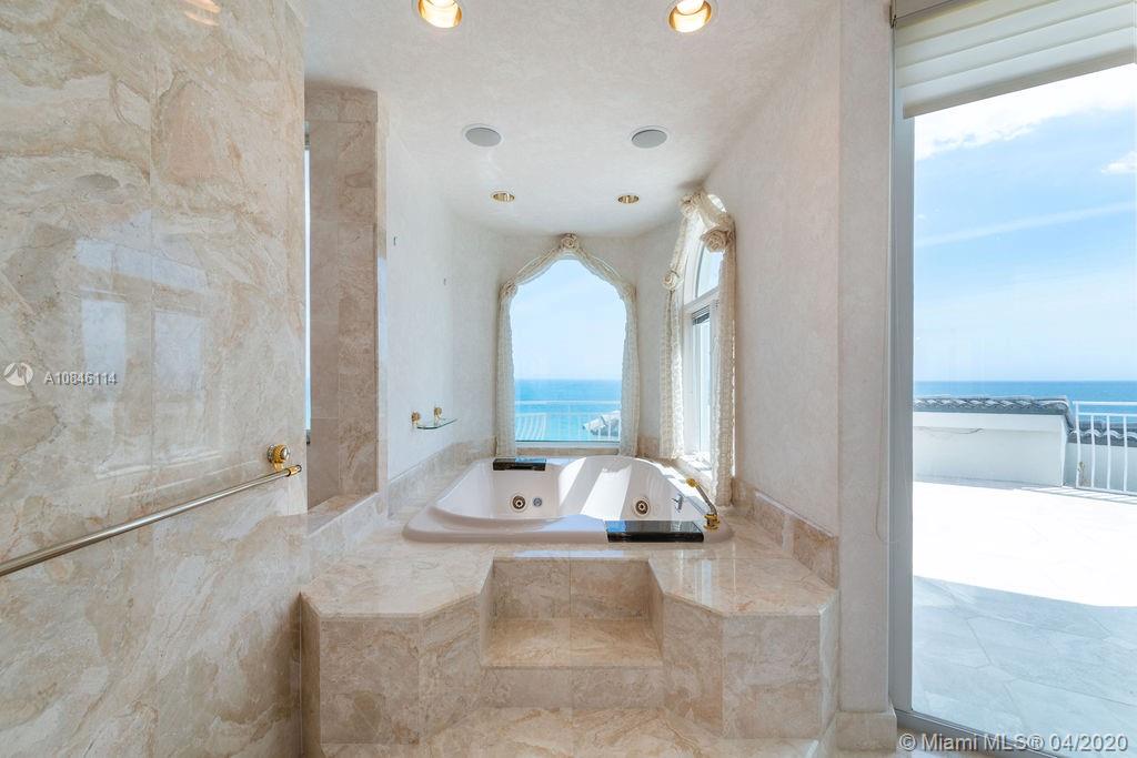 VILLA OCTAGON CONDO - Residential