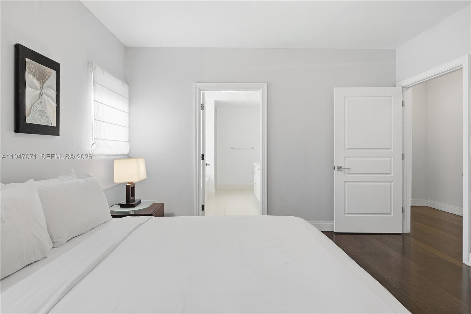 THE CARLYLE DECO HOTEL CO - Residential
