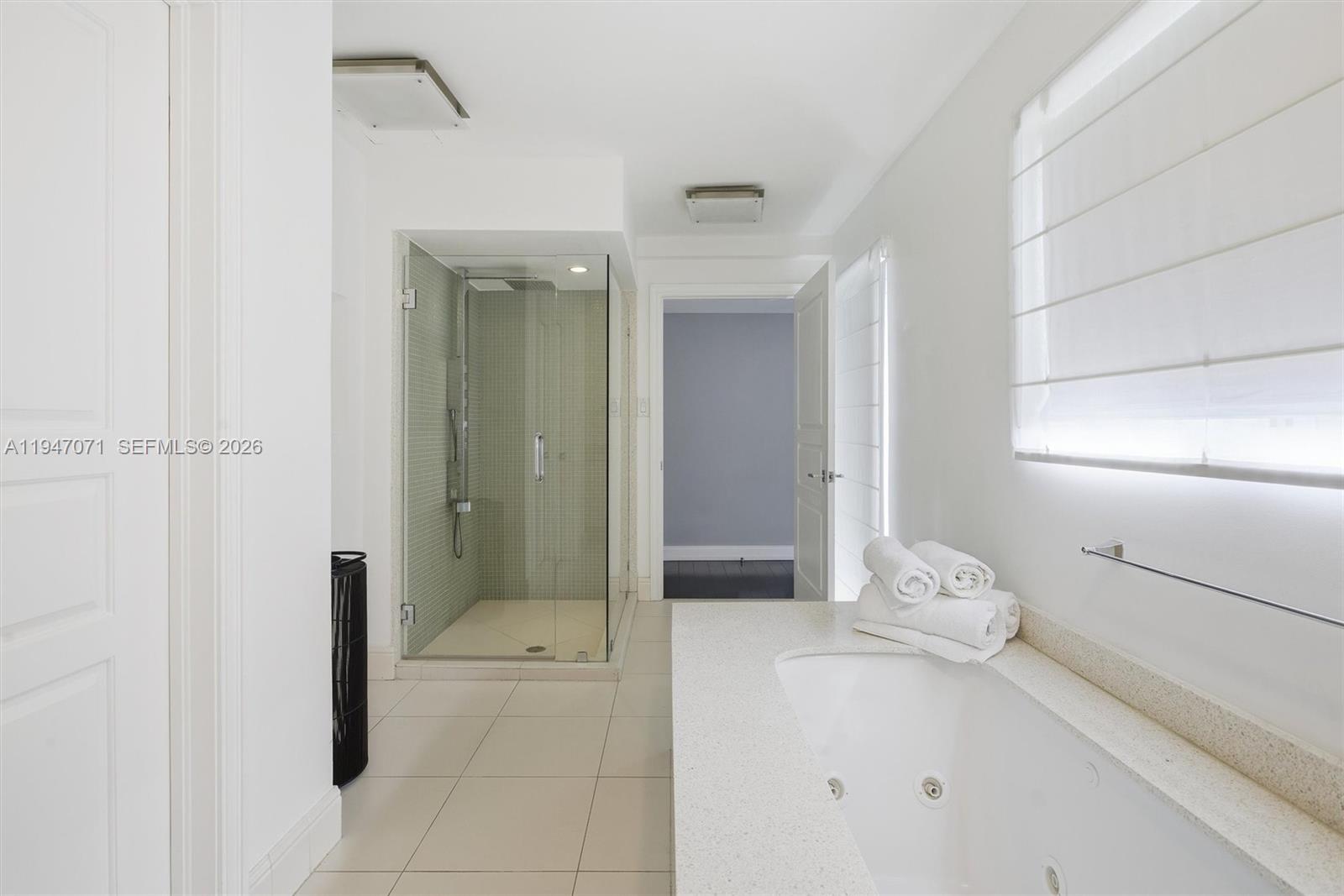 THE CARLYLE DECO HOTEL CO - Residential
