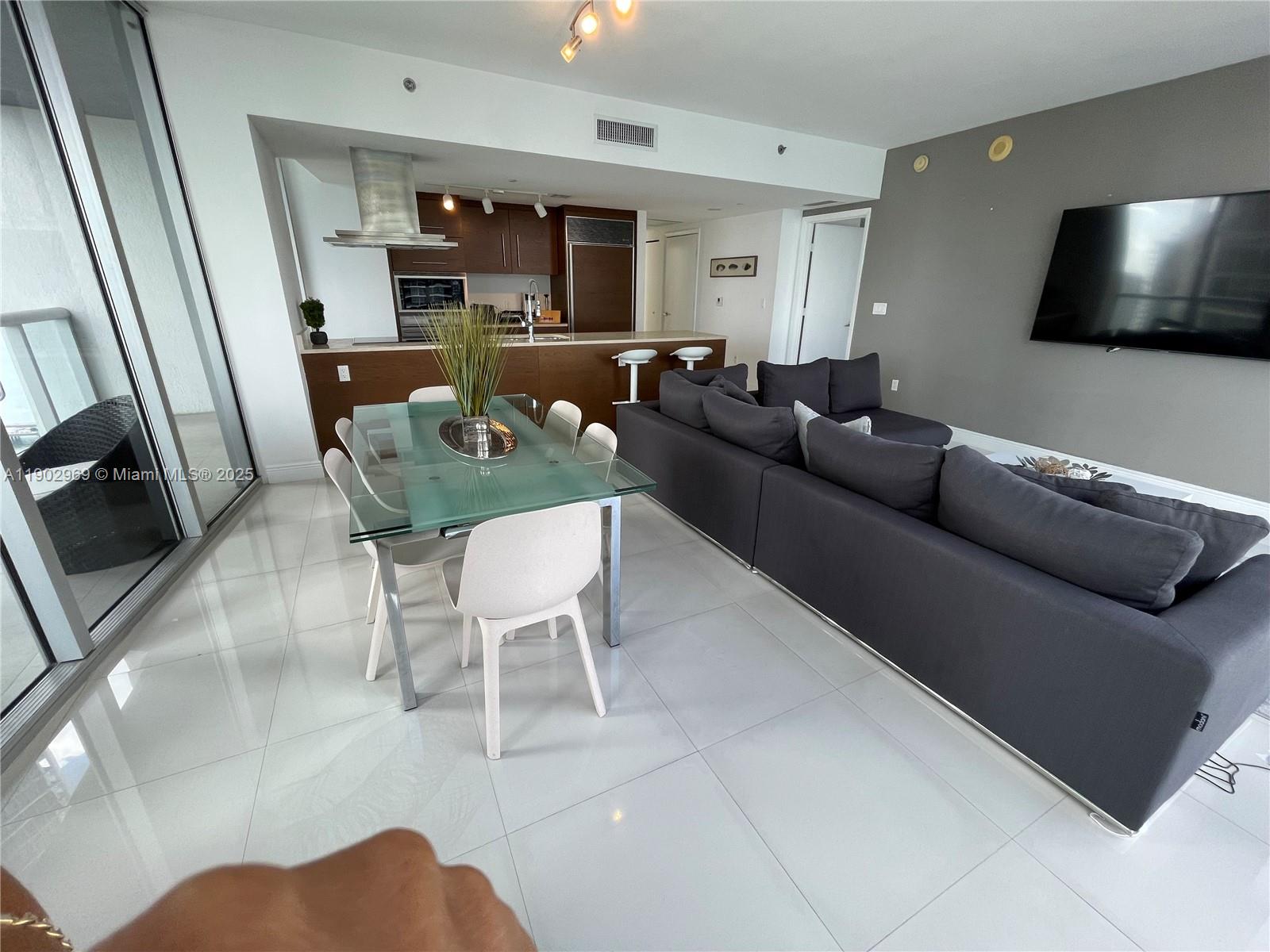 ICON BRICKELL CONDO NO 3 - Residential