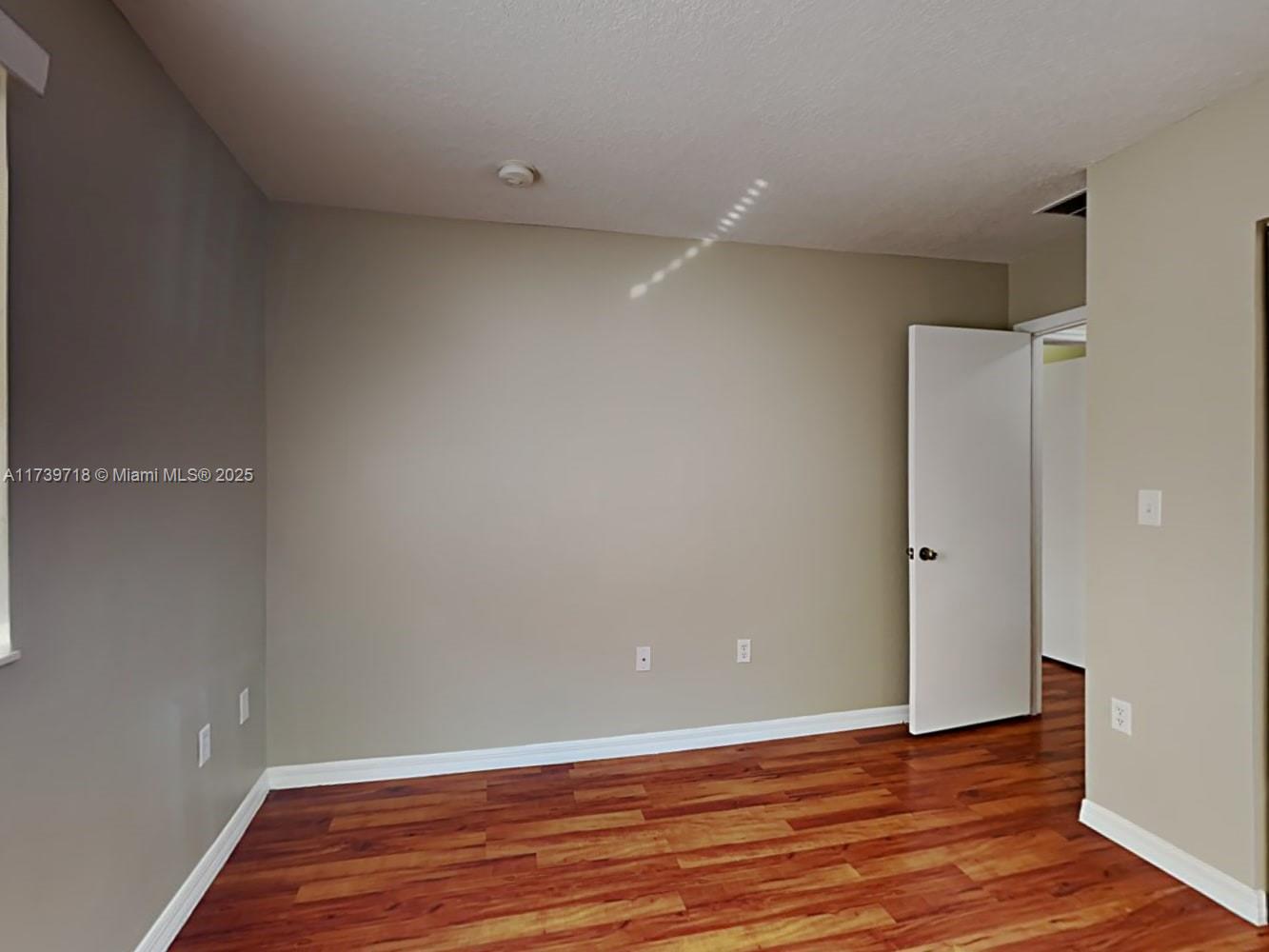 KINGDOM DREAM - Residential Lease
