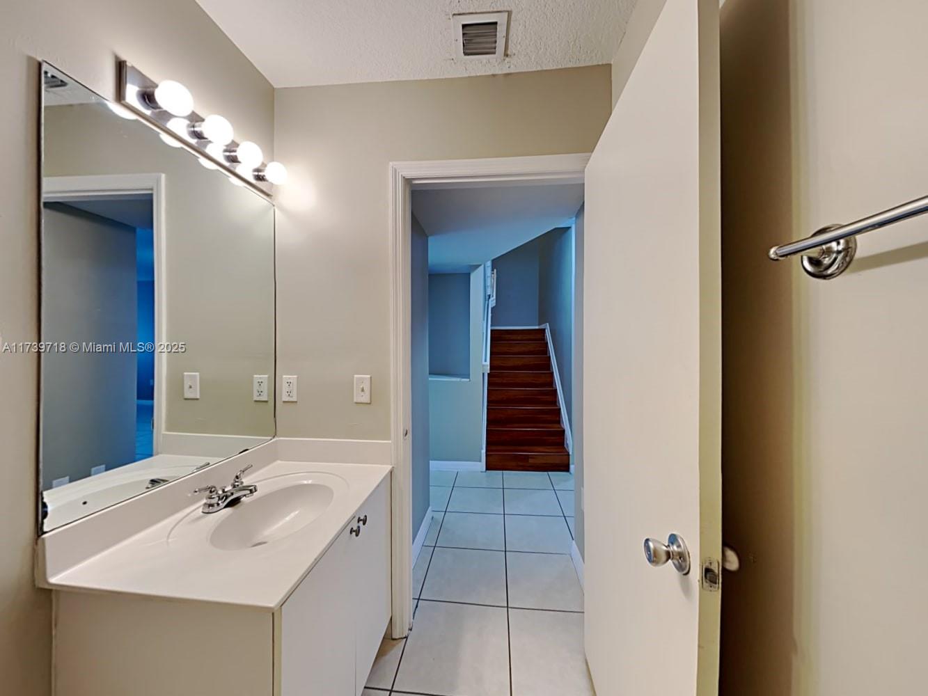 KINGDOM DREAM - Residential Lease