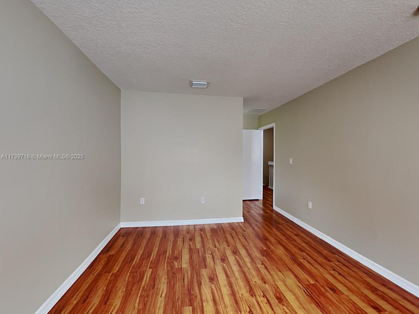 KINGDOM DREAM - Residential Lease