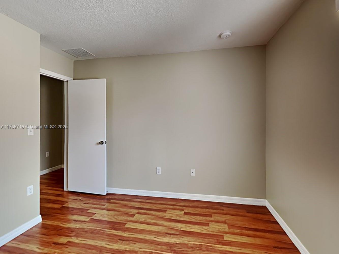 KINGDOM DREAM - Residential Lease