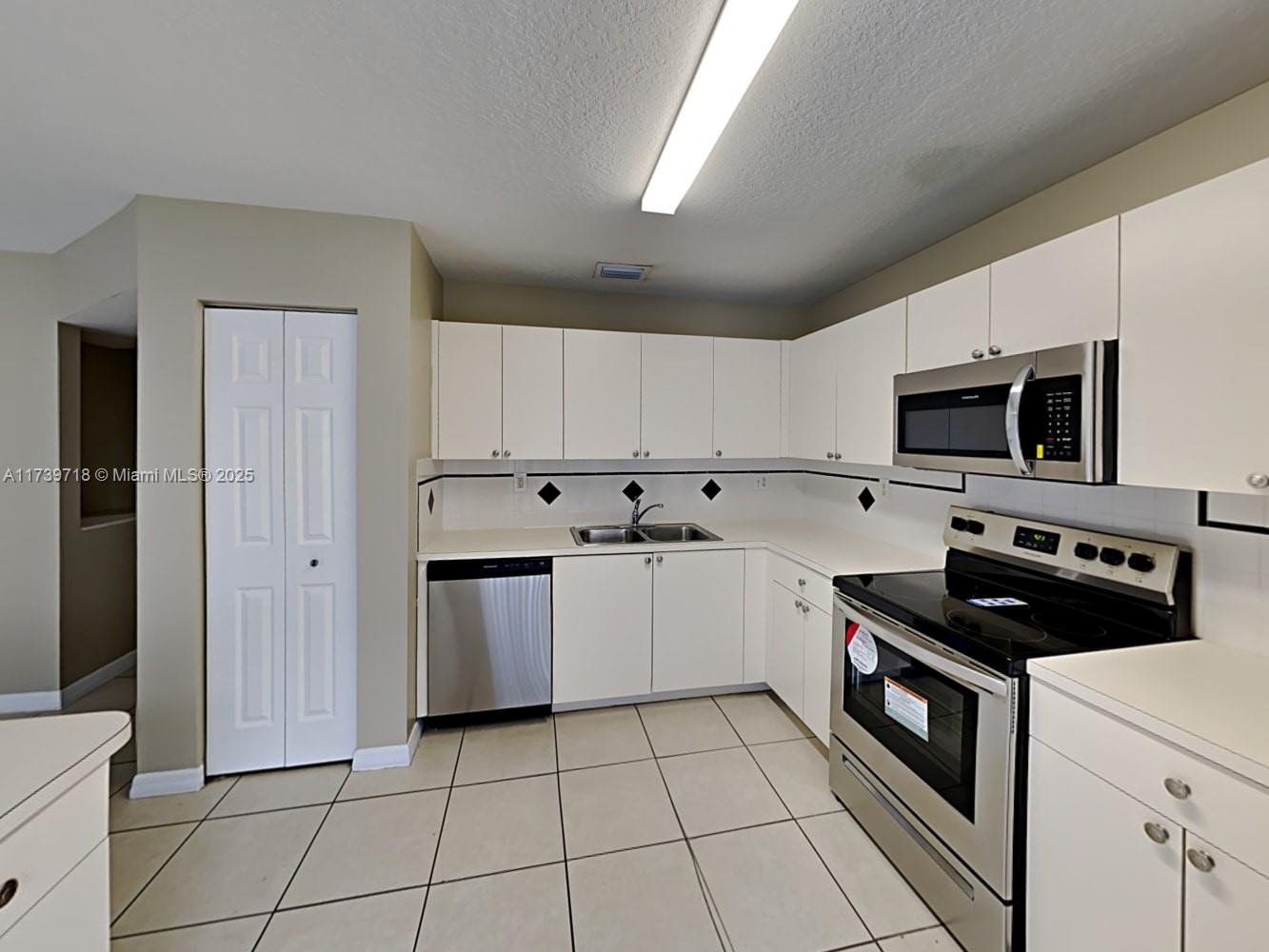 KINGDOM DREAM - Residential Lease