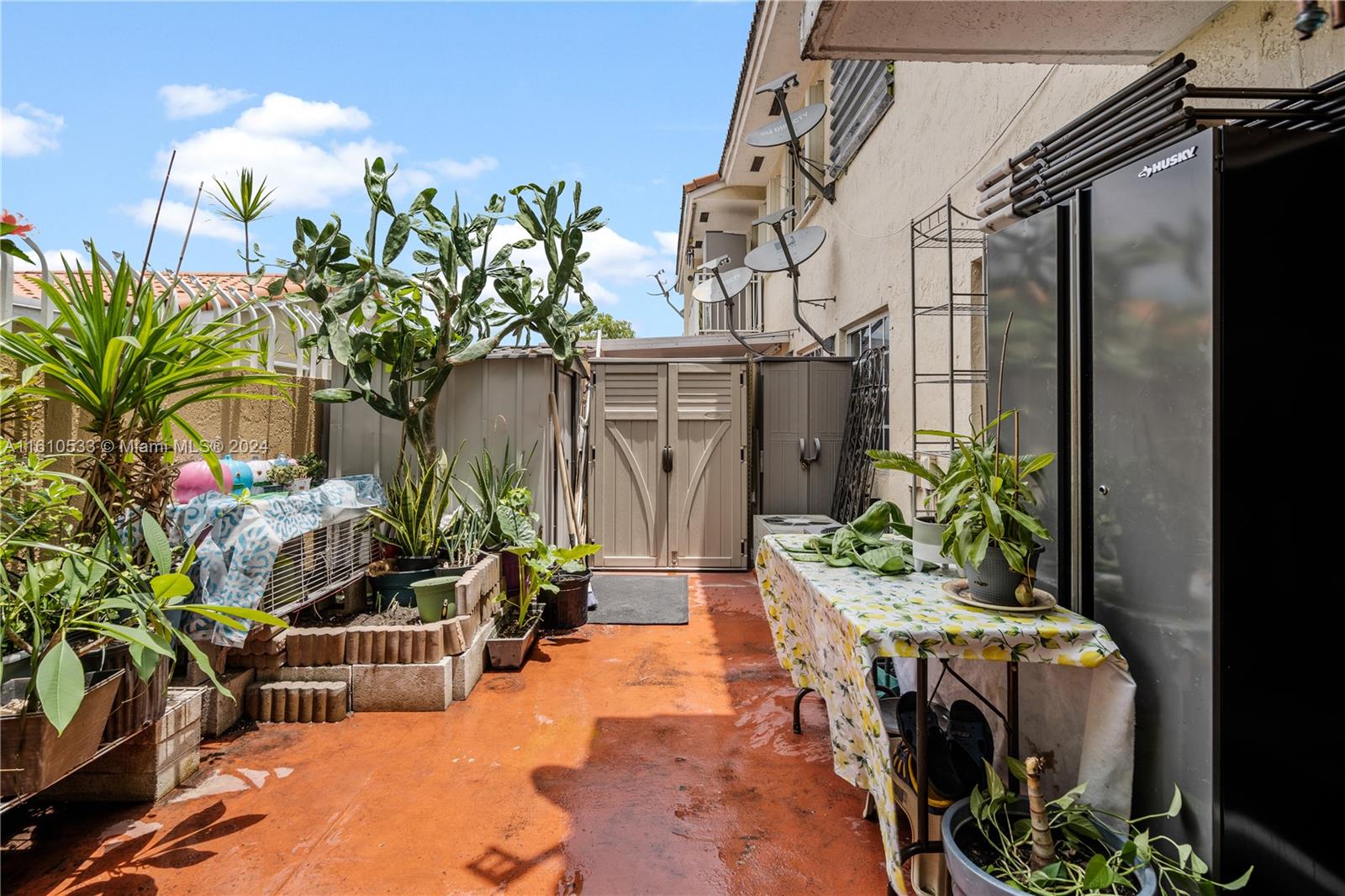 EAST VISTA CONDO - Residential