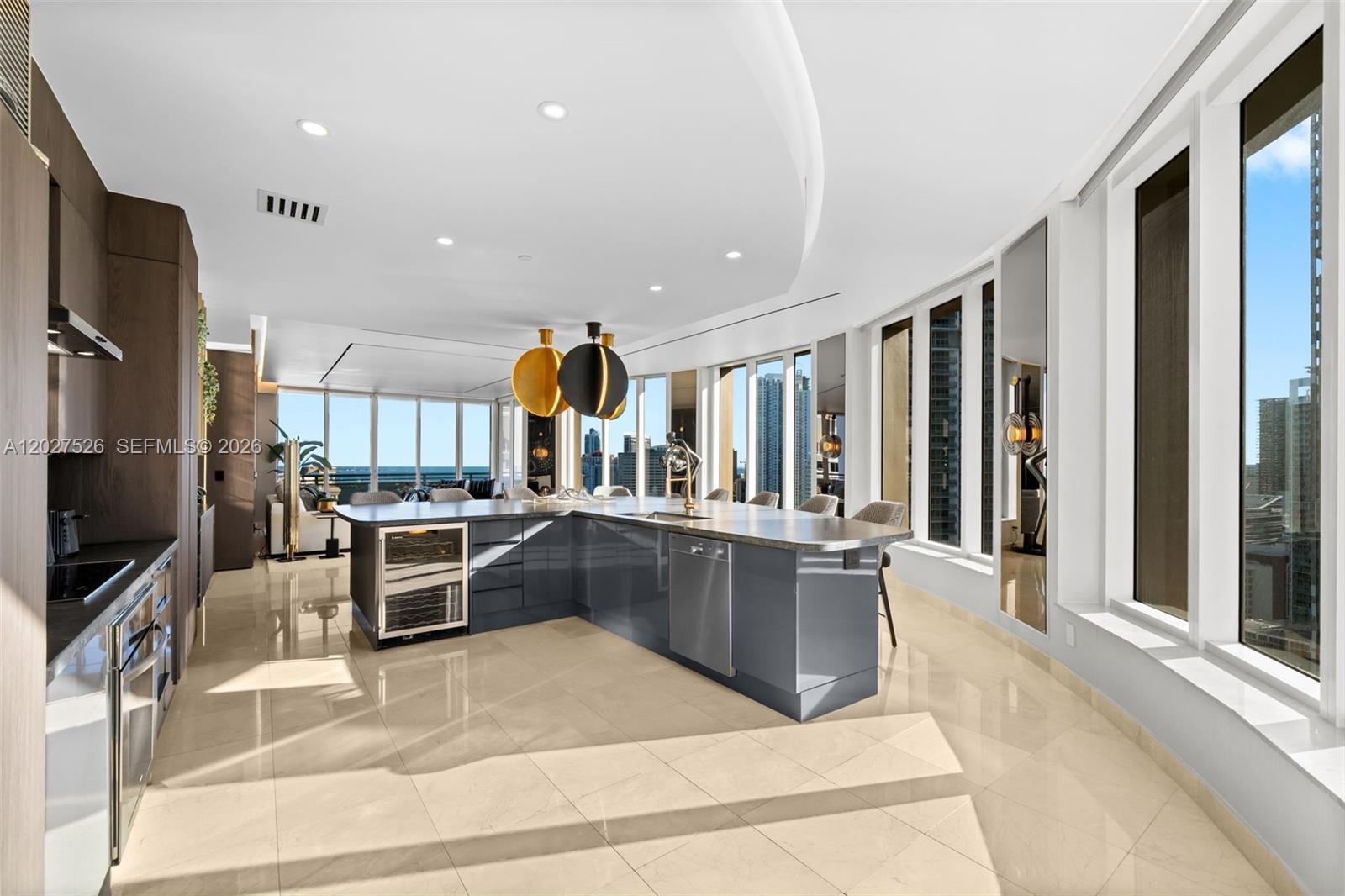 CARBONELL CONDO - Residential