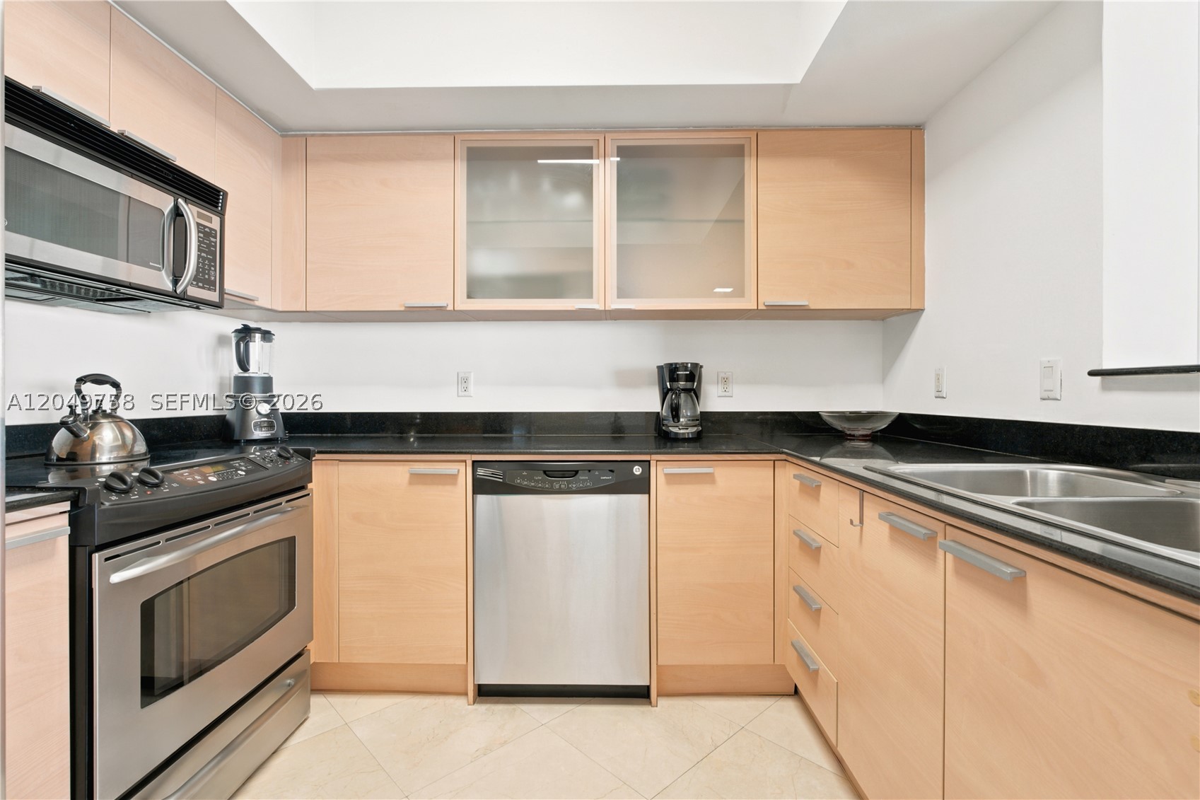 LA PERLA CONDO - Residential