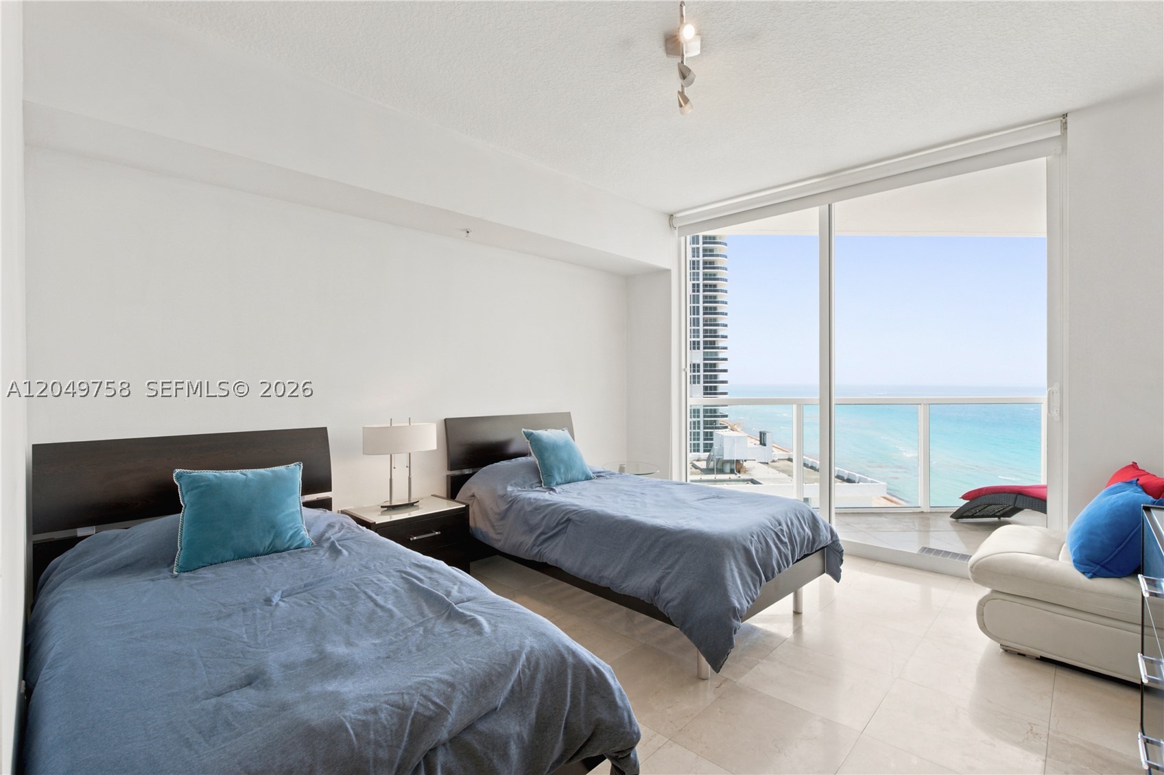 LA PERLA CONDO - Residential