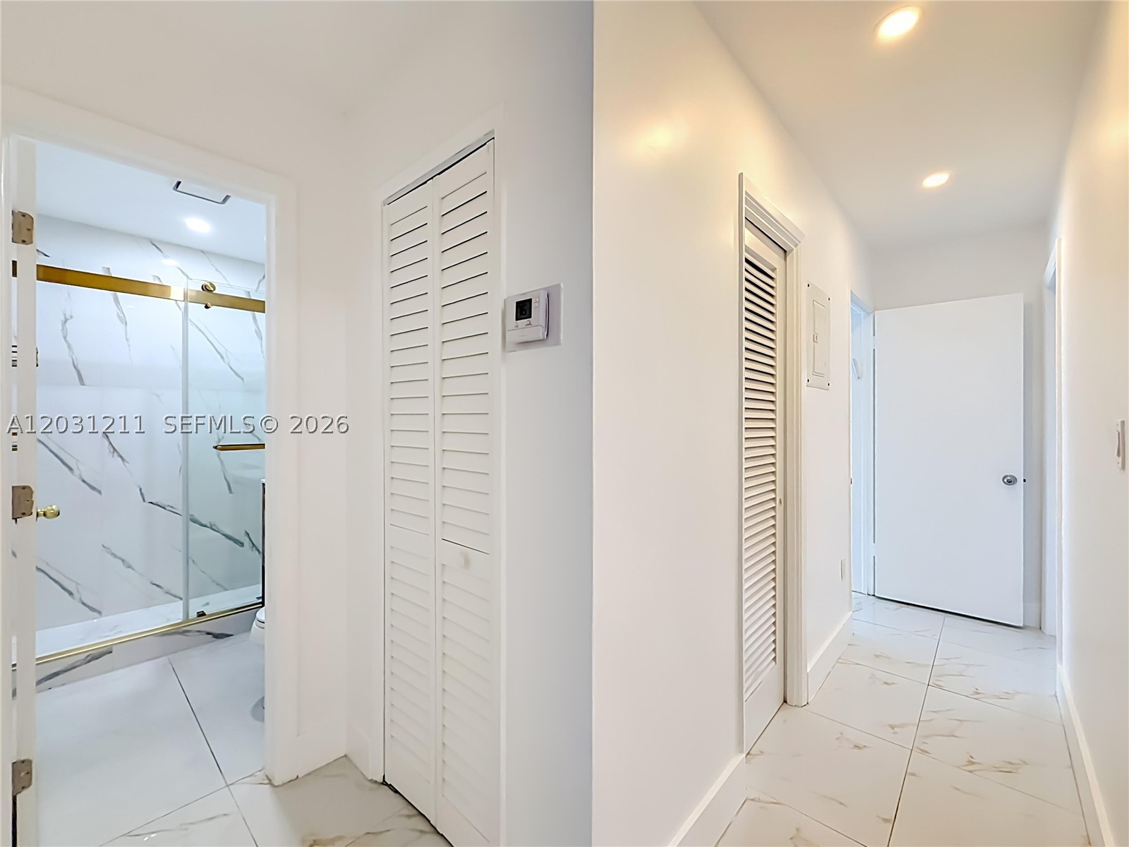 MIDDLE RIVER MANOR - Residential