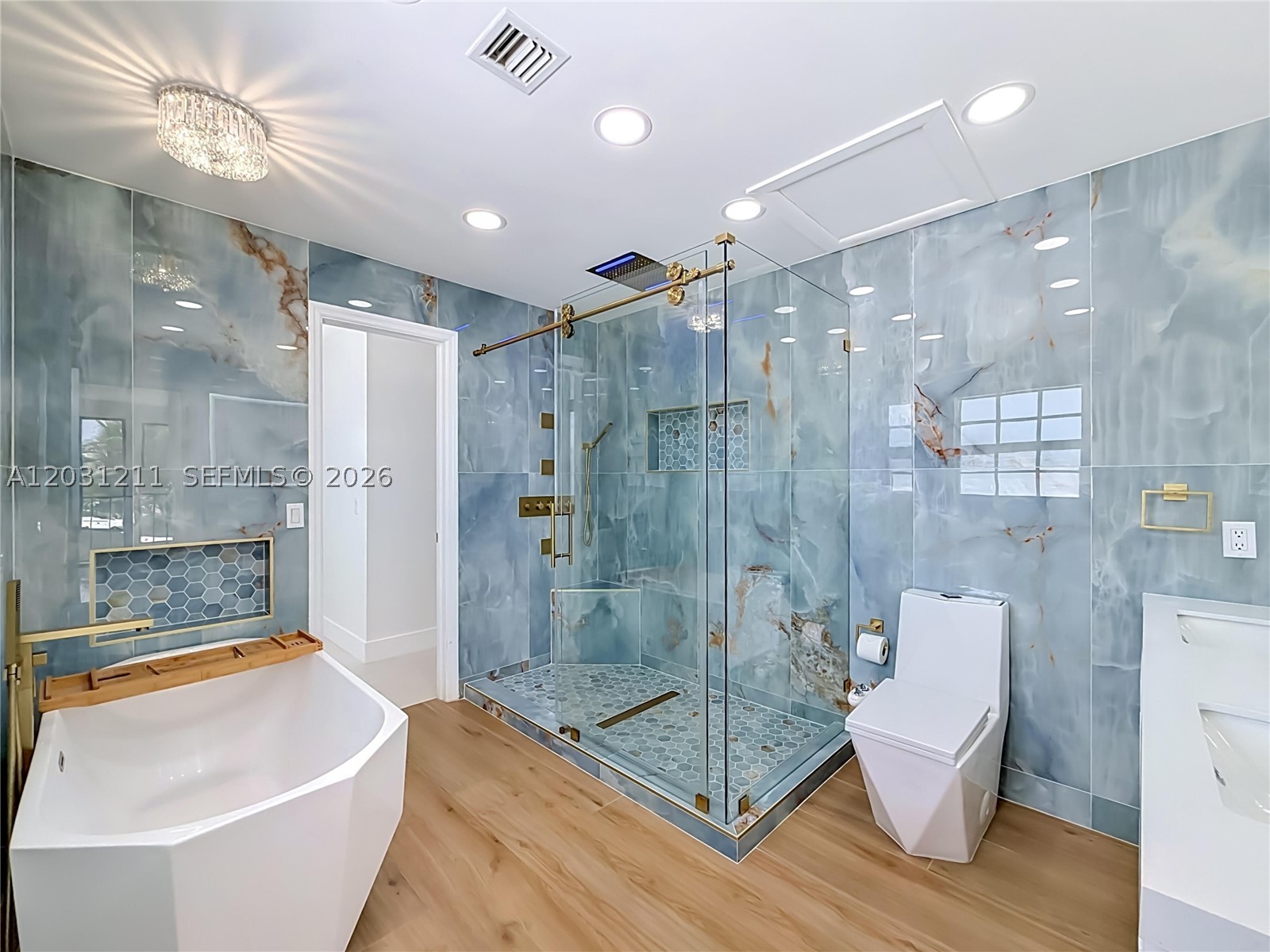 MIDDLE RIVER MANOR - Residential