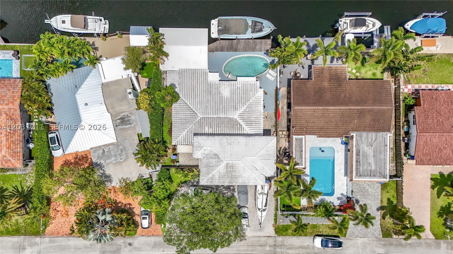 MIDDLE RIVER MANOR - Residential