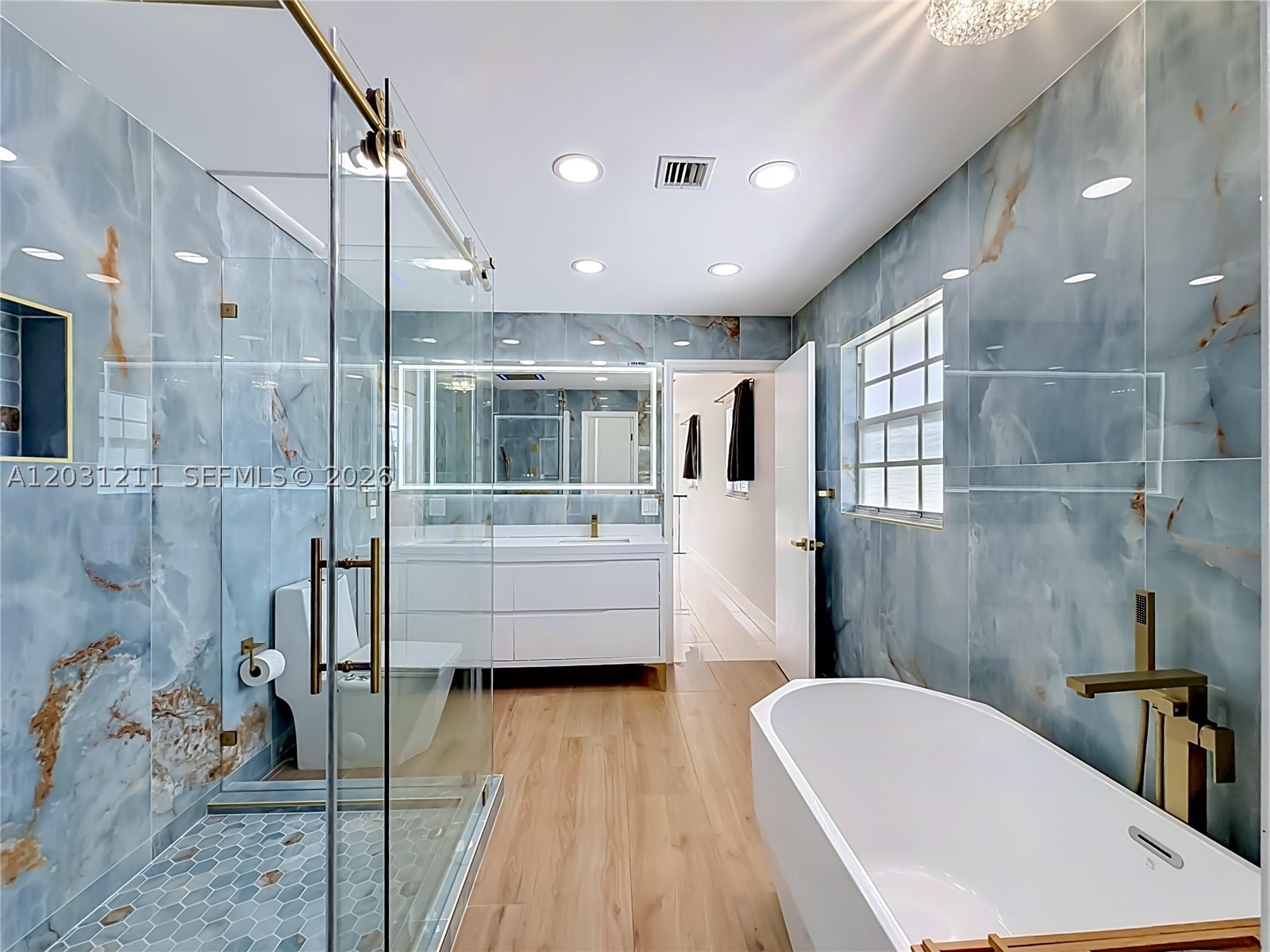 MIDDLE RIVER MANOR - Residential