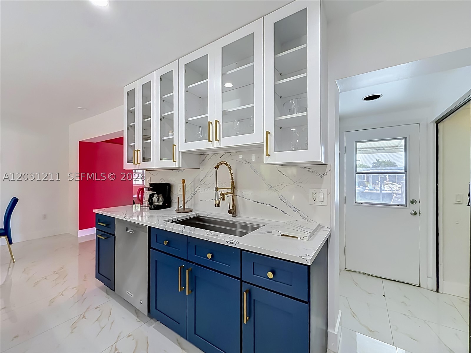 MIDDLE RIVER MANOR - Residential