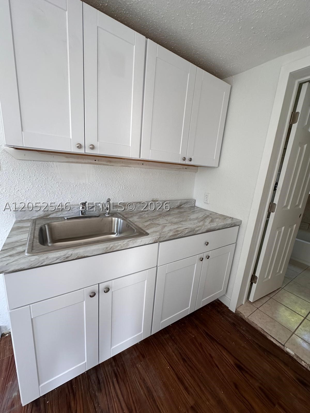GARDEN CITY - Residential Lease